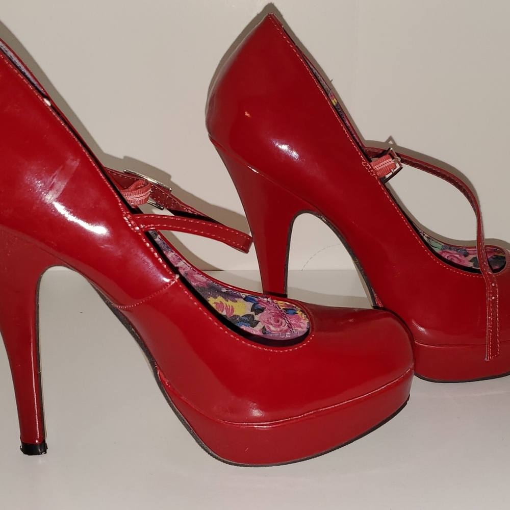 Mary Jane Stiletto patent heels with strap